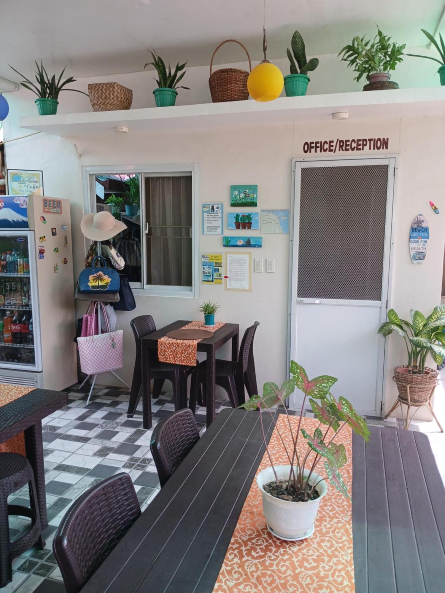 Sandstorm Lodge And Cafe プエルト・ガレラ エクステリア 写真